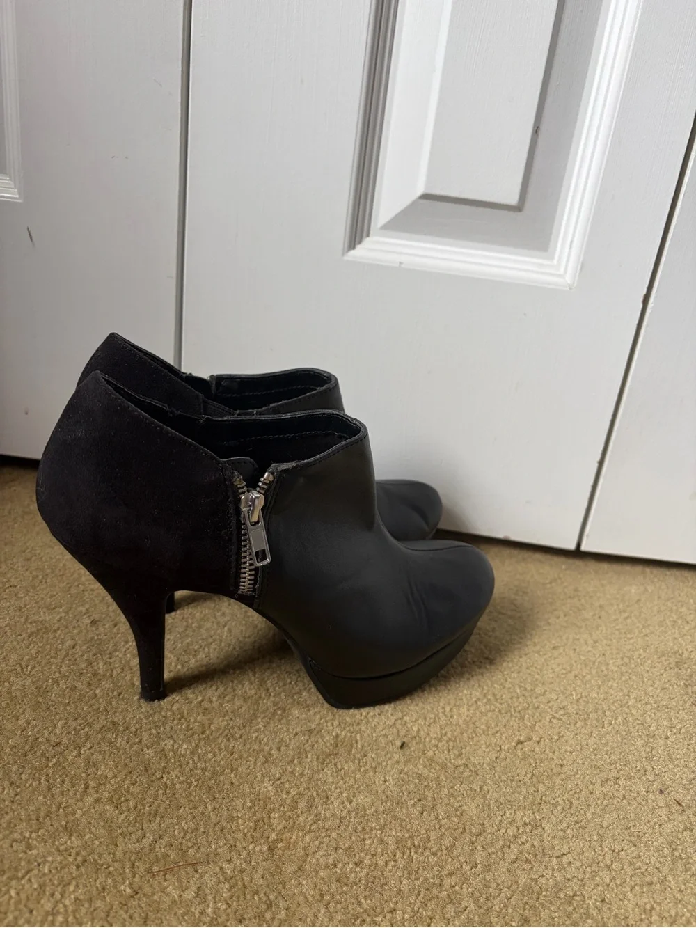 N/A contemporary black
